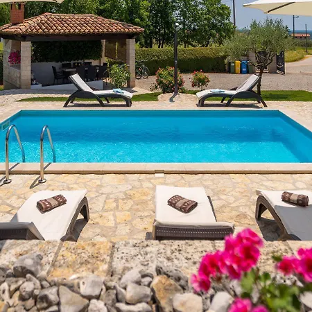 Faszinierende Mit 4 Bikes, Privatpool, Panoramablick, Bbq-bereich, Waschmaschine Semesterbostad *