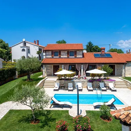 Faszinierende Mit 4 Bikes, Privatpool, Panoramablick, Bbq-bereich, Waschmaschine Semesterbostad