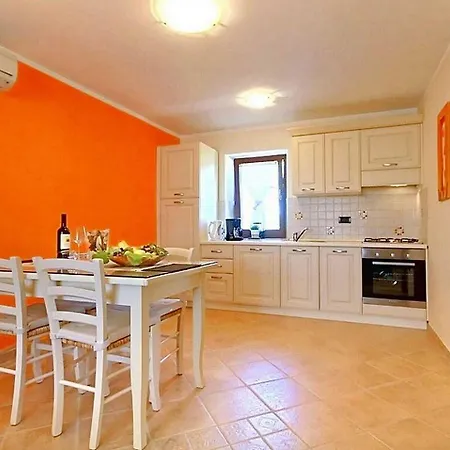 Casa de Férias Faszinierende Mit 4 Bikes, Privatpool, Panoramablick, Bbq-bereich, Waschmaschine Kaštelir