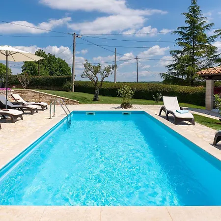 Faszinierende Mit 4 Bikes, Privatpool, Panoramablick, Bbq-bereich, Waschmaschine Casa de Férias Kaštelir