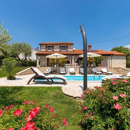 Semesterbostad Faszinierende Mit 4 Bikes, Privatpool, Panoramablick, Bbq-bereich, Waschmaschine *